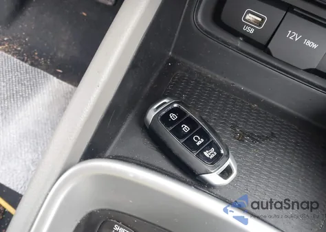 2025 Hyundai Venue Sel z USA, uszkodzony, nr VIN KMHRC8A37SU370665